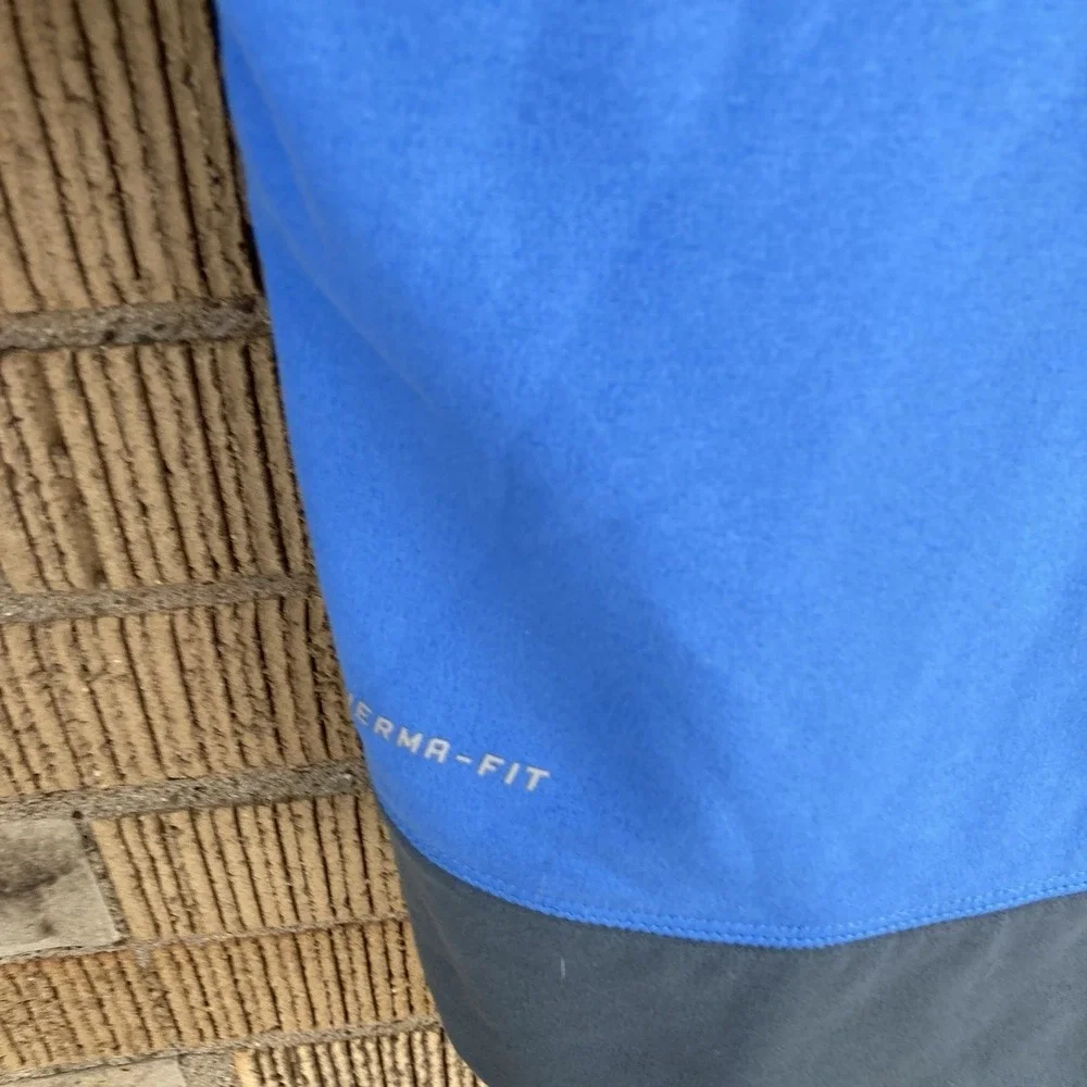 Nike Women's Small (= Youth Large) Thermafit Baby‎ Blue Hoodie Heritage Spellout